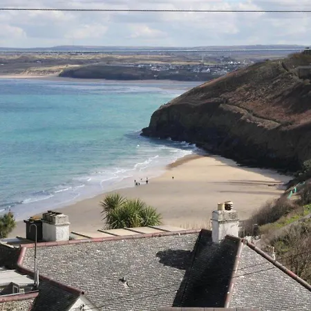 Flat 1 Holmesdale * Carbis Bay
